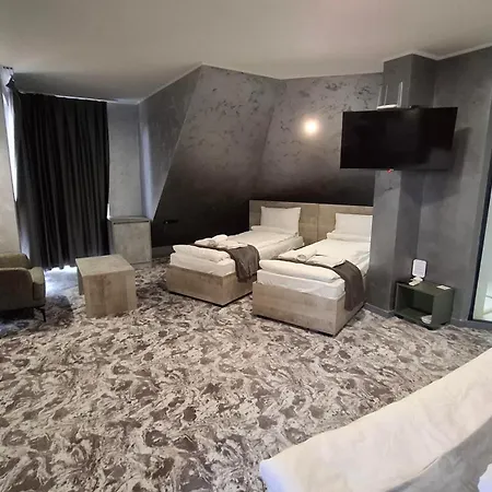 Rcr Einstein Appart hôtel *